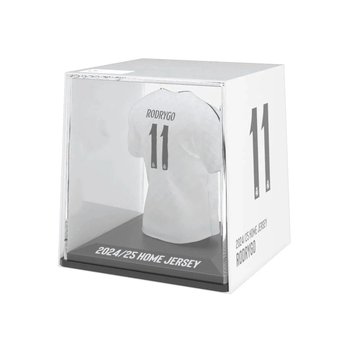 Rodrygo Real Madrid 2024/25 Home Action Figures Rodrygo Real Madrid 2024/25 Home Rodrygo Real Madrid 2024/25 Home Splink